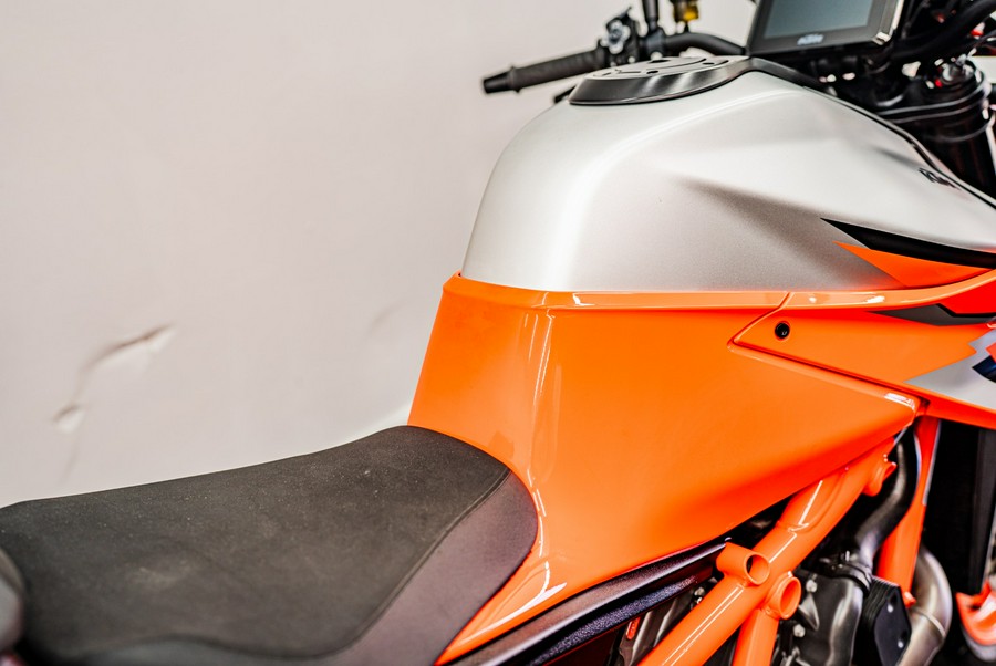 2022 KTM 1290 Super Duke R EVO