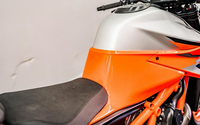 2022 KTM 1290 Super Duke R EVO