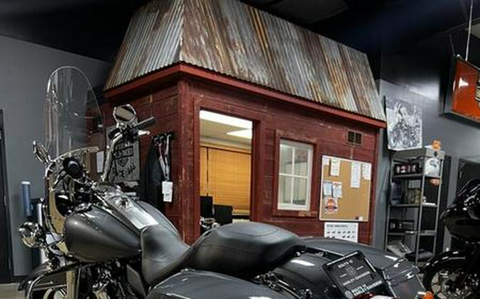 2024 Harley-Davidson® FLHP