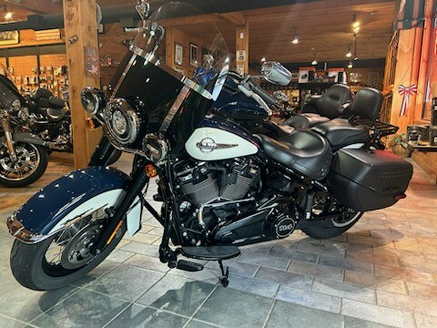 2019 Harley-Davidson Heritage Classic 114 Billiard Blue/Billiard White