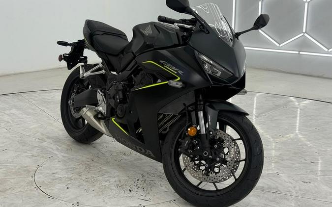 2026 Honda® CBR650R E-Clutch