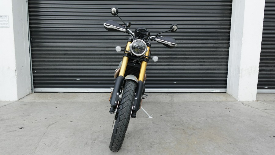 2025 Triumph Scrambler 1200 XE