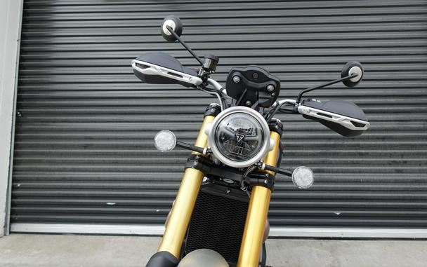 2025 Triumph Scrambler 1200 XE