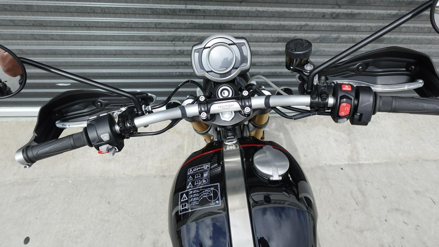 2025 Triumph Scrambler 1200 XE