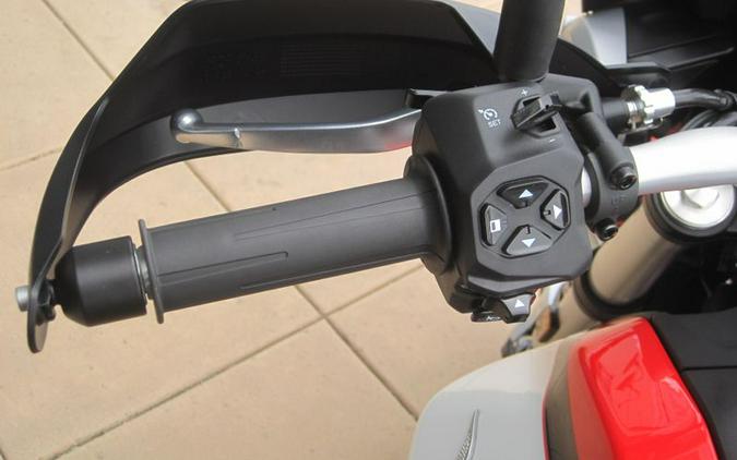 2025 Moto Guzzi V85 TT
