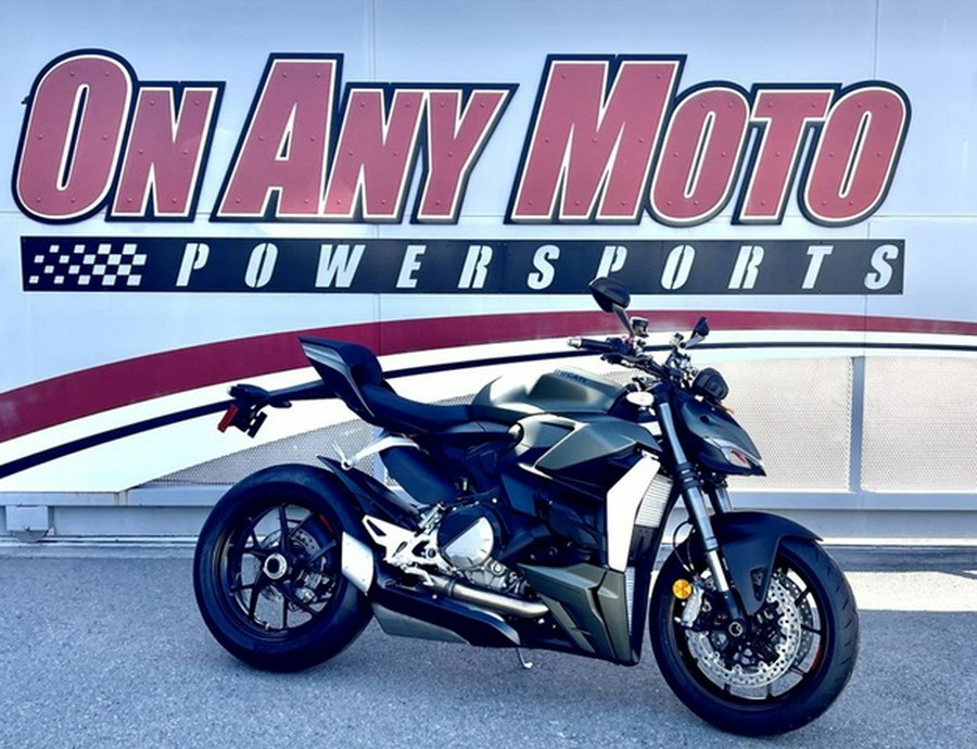 2024 Ducati Streetfighter V2 Storm Green