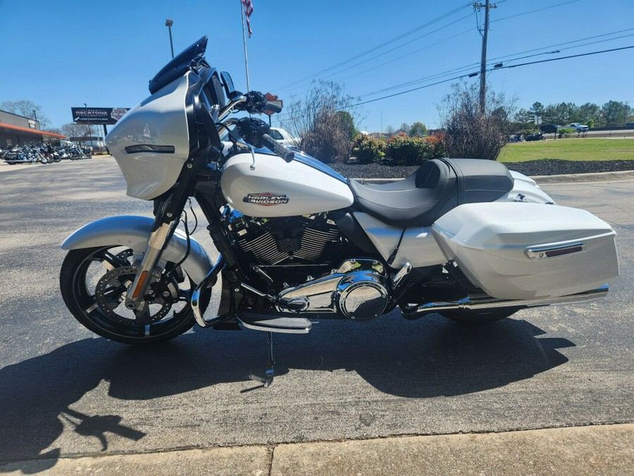 FLHX 2024 Street Glide®