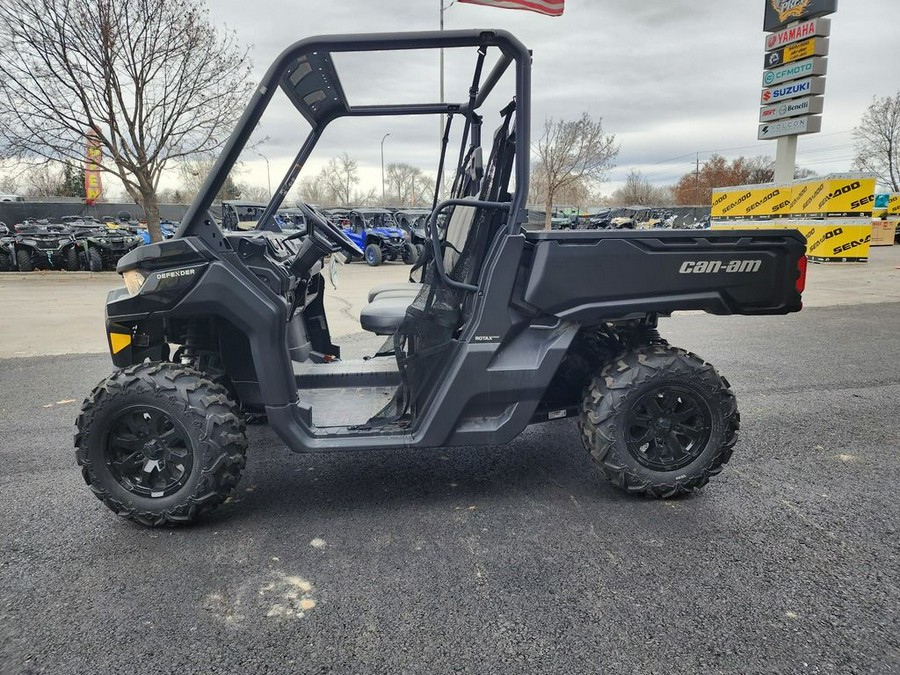 2023 Can-Am™ Defender DPS HD9