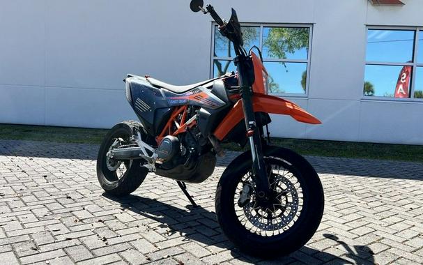 2022 KTM 690 SMC R