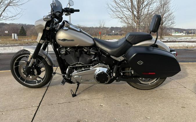 2018 Harley-Davidson® Sport Glide™ Silver Fortune
