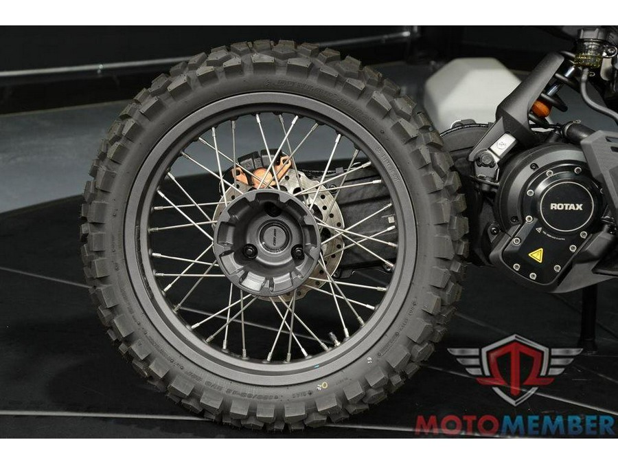 2025 Can-Am Origin Carbon Black