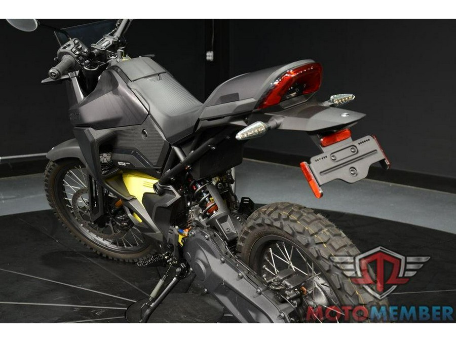 2025 Can-Am Origin Carbon Black