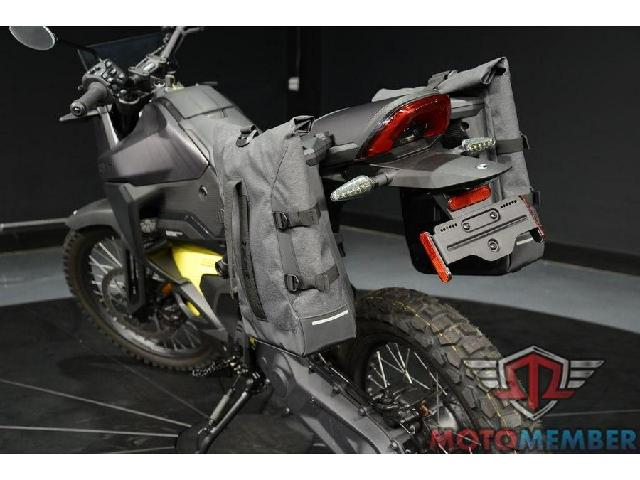 2025 Can-Am Origin Carbon Black