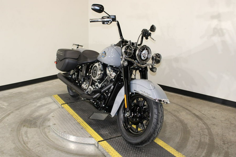 2026 Harley-Davidson® FLHC - Heritage Classic