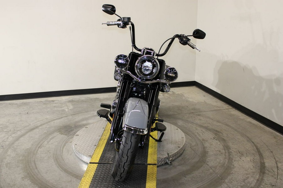 2026 Harley-Davidson® FLHC - Heritage Classic