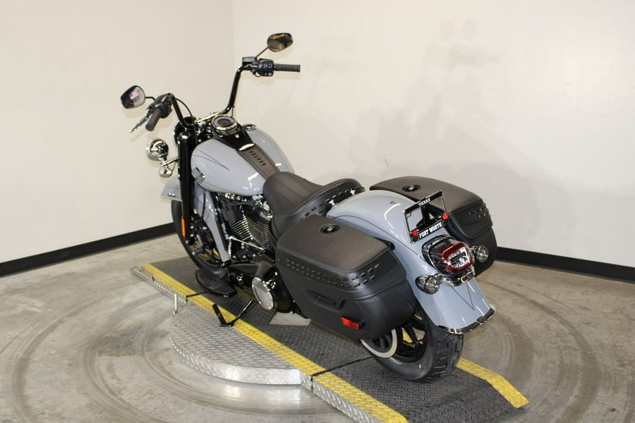 2026 Harley-Davidson® FLHC - Heritage Classic