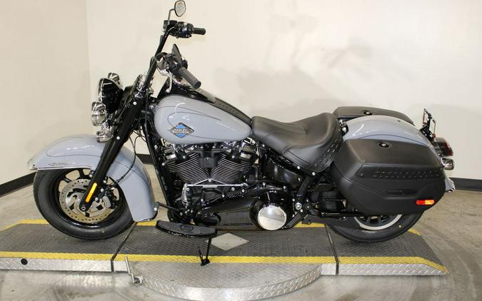 2026 Harley-Davidson® FLHC - Heritage Classic