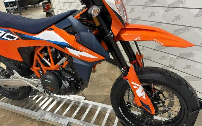 2024 KTM 690 SMC R