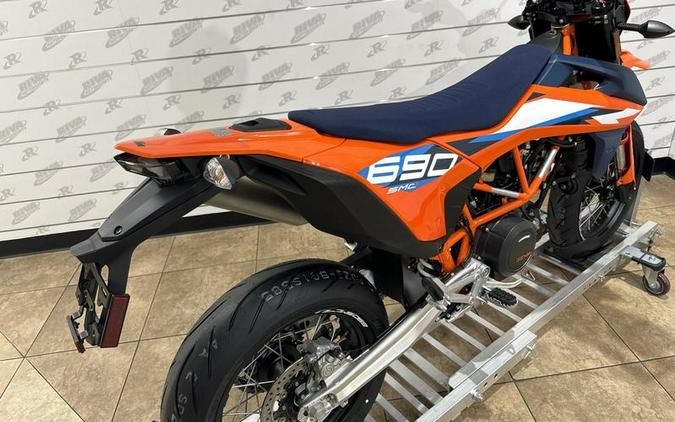 2024 KTM 690 SMC R