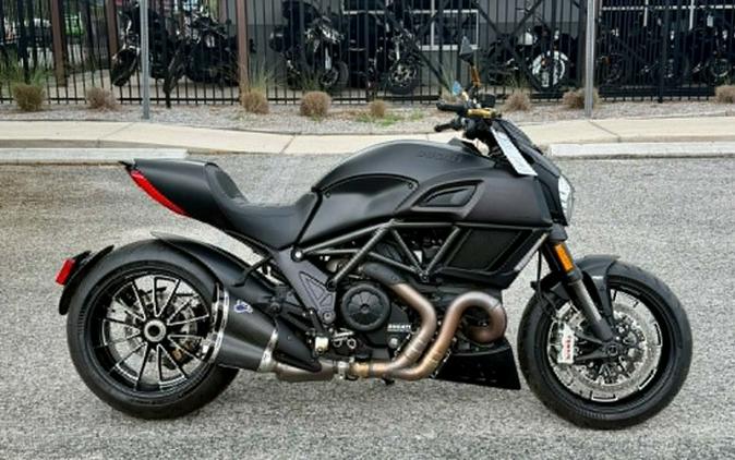 2016 Ducati BASE
