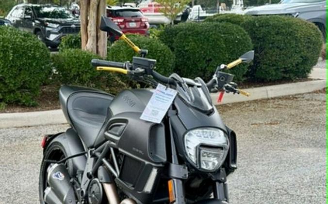 2016 Ducati BASE