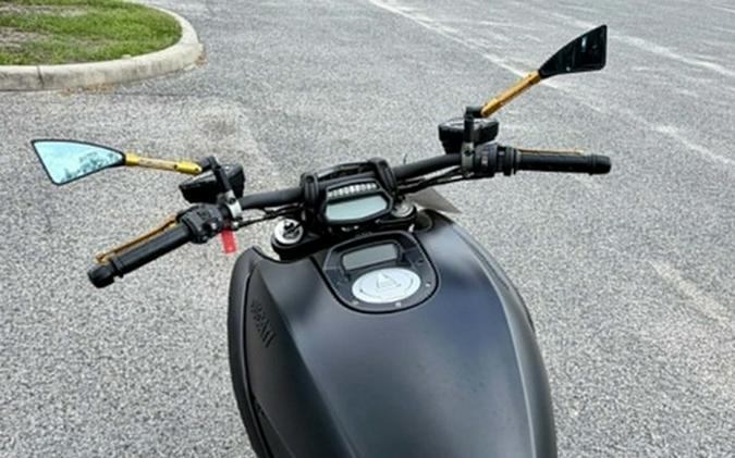 2016 Ducati BASE