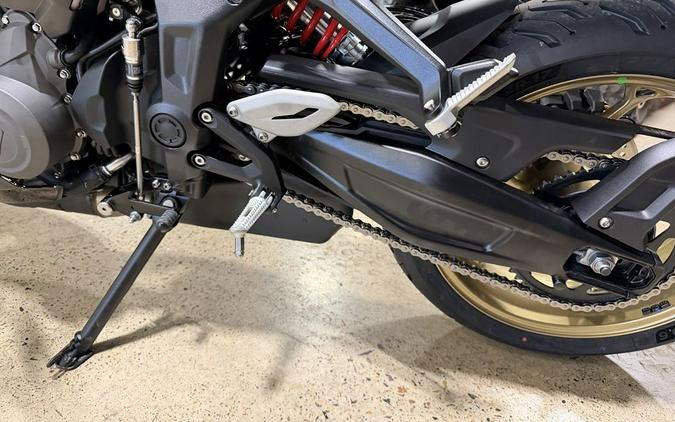 2026 Triumph Trident 800 Jet black