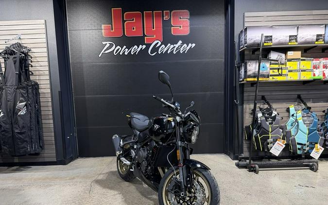 2026 Triumph Trident 800 Jet black
