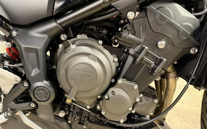 2026 Triumph Trident 800 Jet black