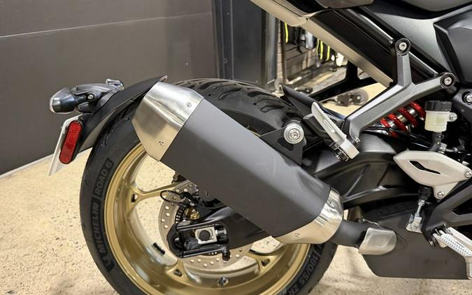 2026 Triumph Trident 800 Jet black