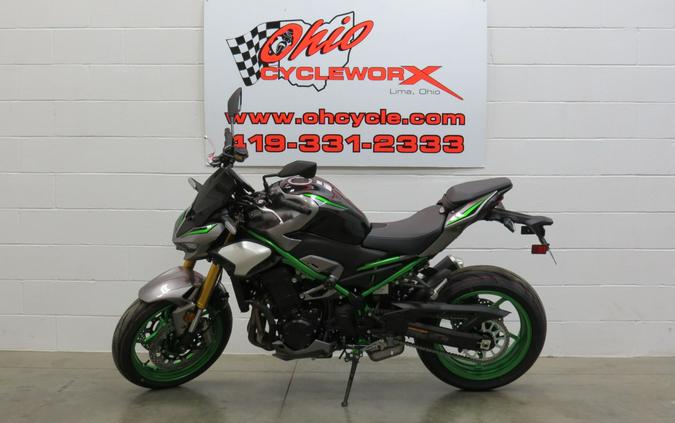 2025 Kawasaki Z900 SE ABS