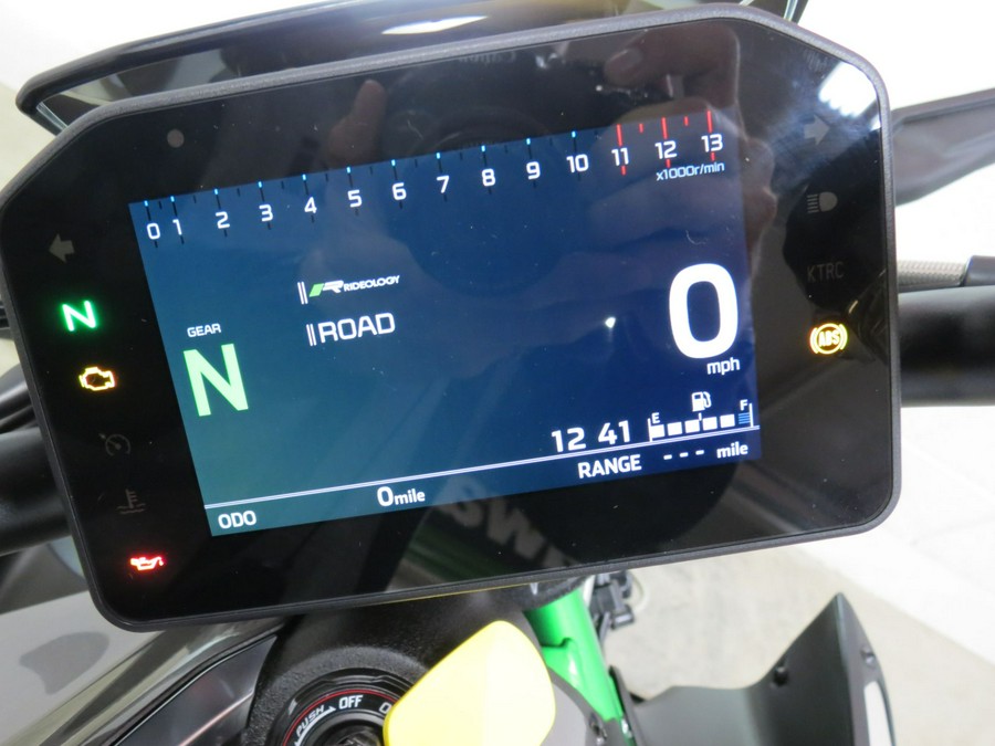 2025 Kawasaki Z900 SE ABS