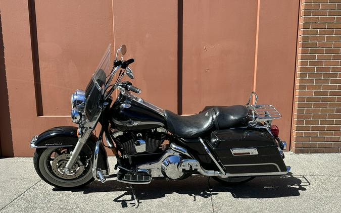 Harley-Davidson® Road King® Vivid Black