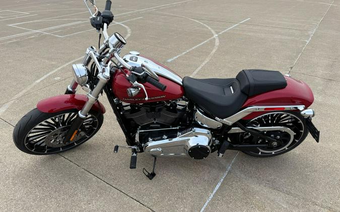 2025 Harley-Davidson Breakout® Brilliant Red