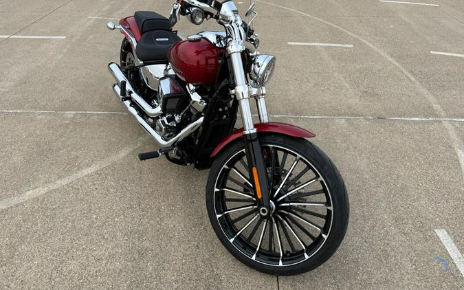 2025 Harley-Davidson Breakout® Brilliant Red