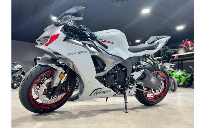 2025 Kawasaki Ninja® ZX™-6R Base