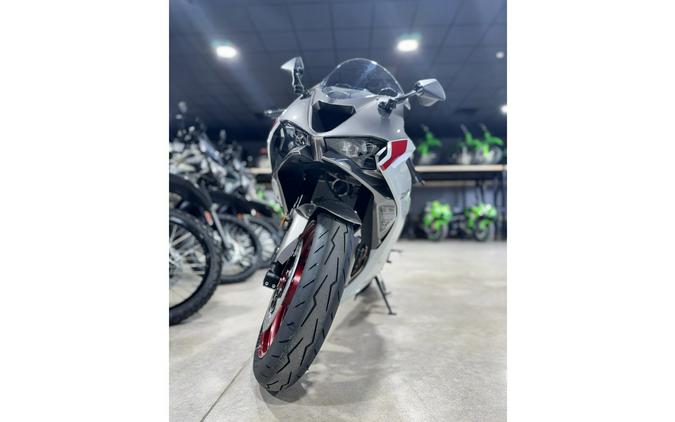 2025 Kawasaki Ninja® ZX™-6R Base