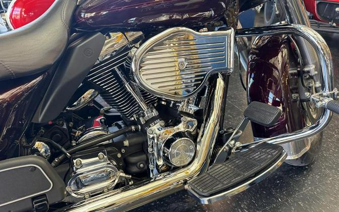2005 Harley-Davidson® FLHRCI - Road King® Classic