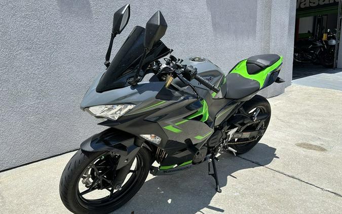 2019 Kawasaki Ninja 400 ABS Metallic Spark Black