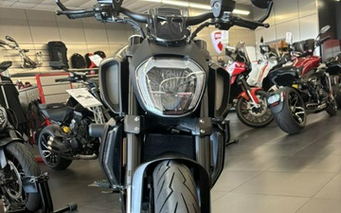2022 Ducati Diavel 1260 Dark Stealth