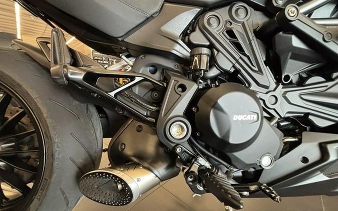 2022 Ducati Diavel 1260 Dark Stealth