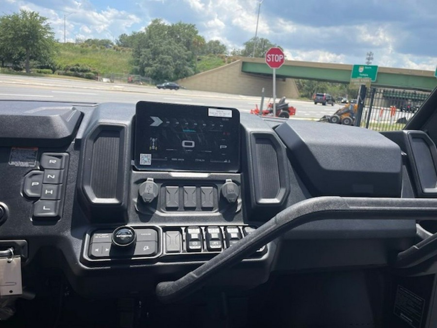 2025 CFMOTO UFORCE U10 Pro