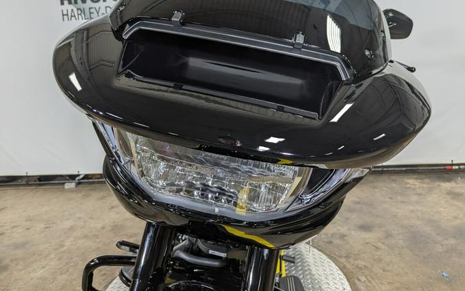 2024 Harley-Davidson Road Glide® Vivid Black (Black Finish) Long Haul Pkg