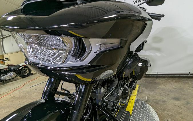 2024 Harley-Davidson Road Glide® Vivid Black (Black Finish) Long Haul Pkg