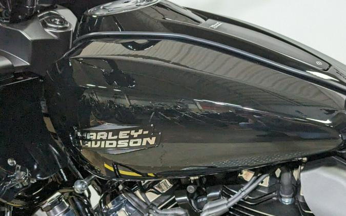 2024 Harley-Davidson Road Glide® Vivid Black (Black Finish) Long Haul Pkg