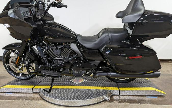 2024 Harley-Davidson Road Glide® Vivid Black (Black Finish) Long Haul Pkg