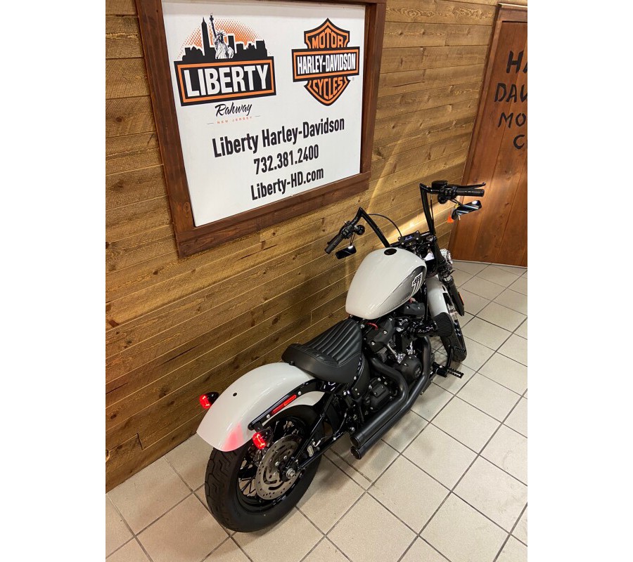 2021 Harley-Davidson Street Bob 114 Stone Washed White Pearl FXBBS