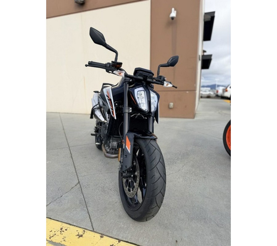 2024 KTM 790 Duke
