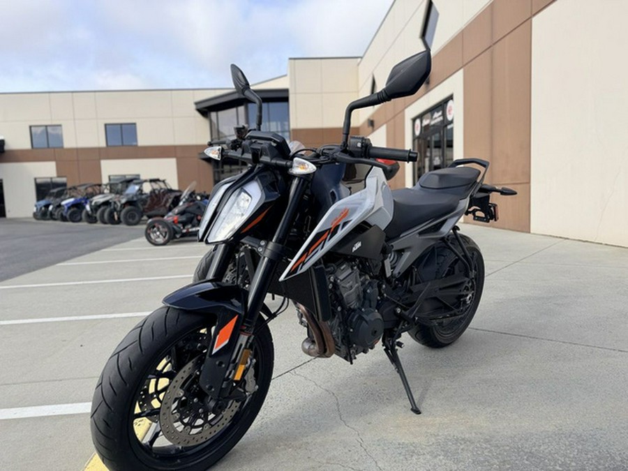 2024 KTM 790 Duke