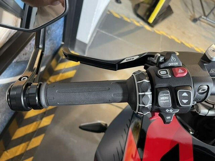 2026 BMW R 1300 R